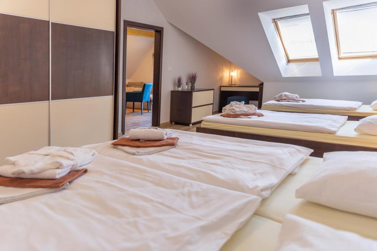 Apartman Aqua Besenova Ngoại thất bức ảnh